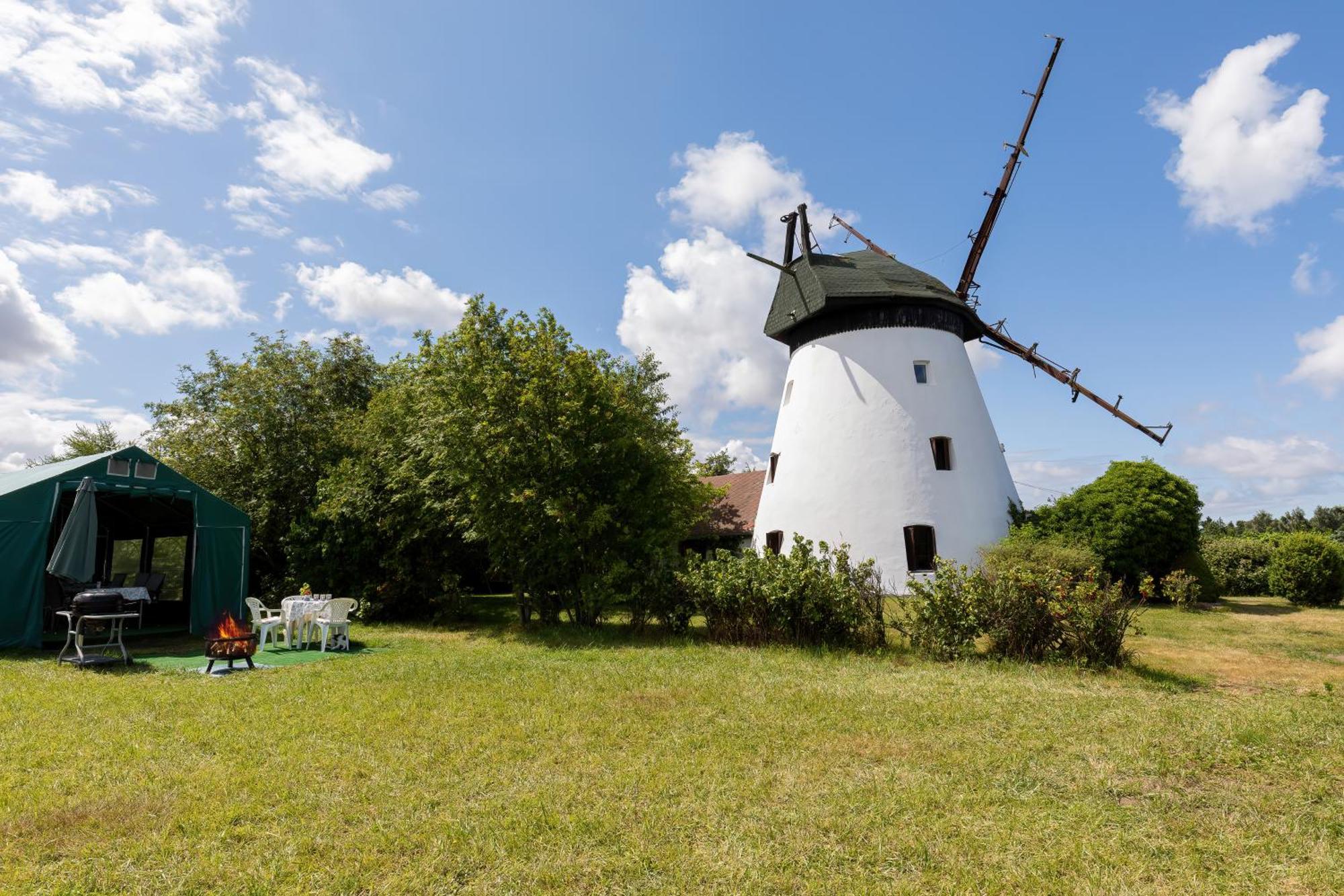 Windmill Vacation Home In Ledzin Near Baltic Sea Niechorze Ruang foto