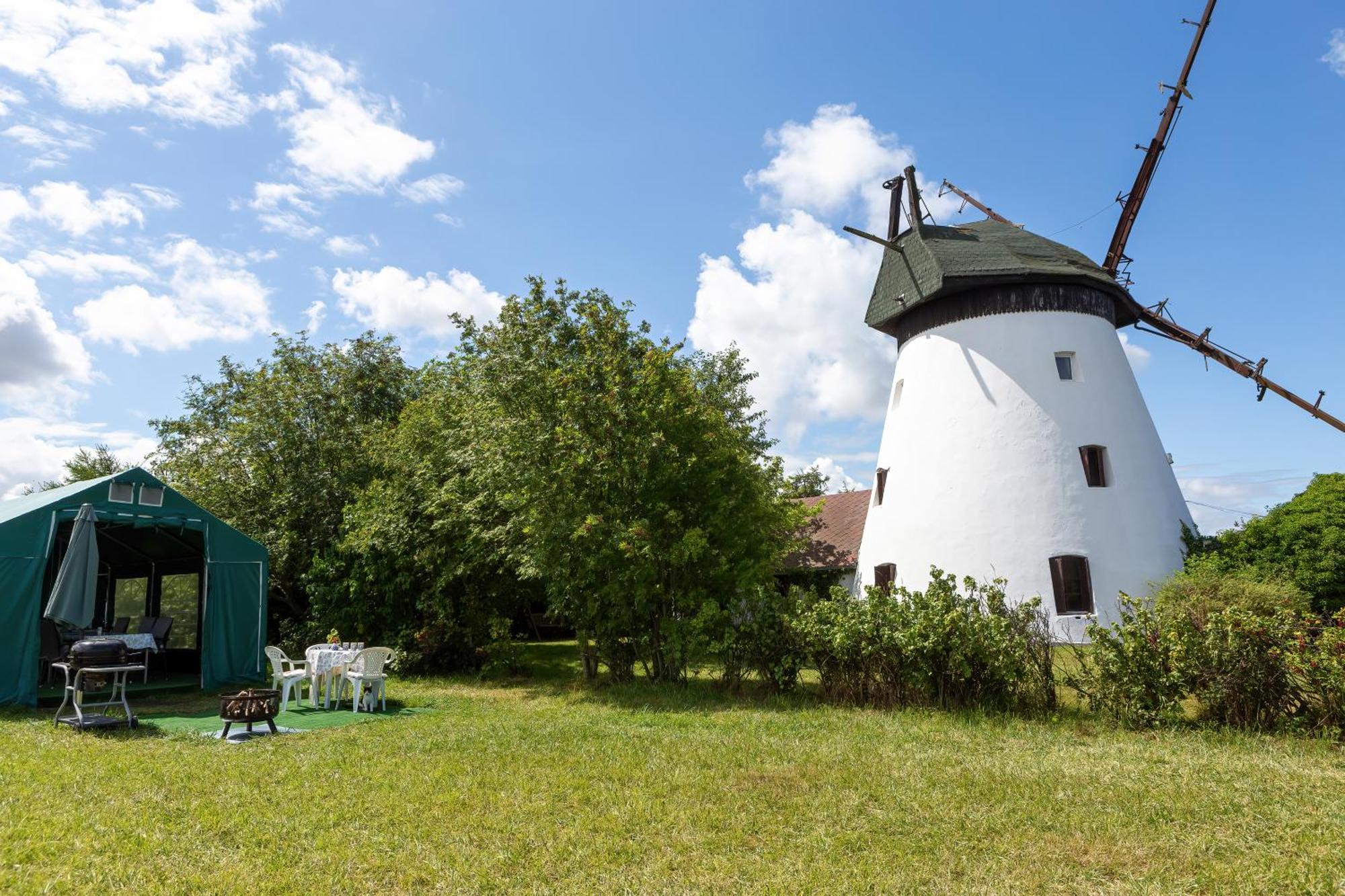 Windmill Vacation Home In Ledzin Near Baltic Sea Niechorze Ruang foto