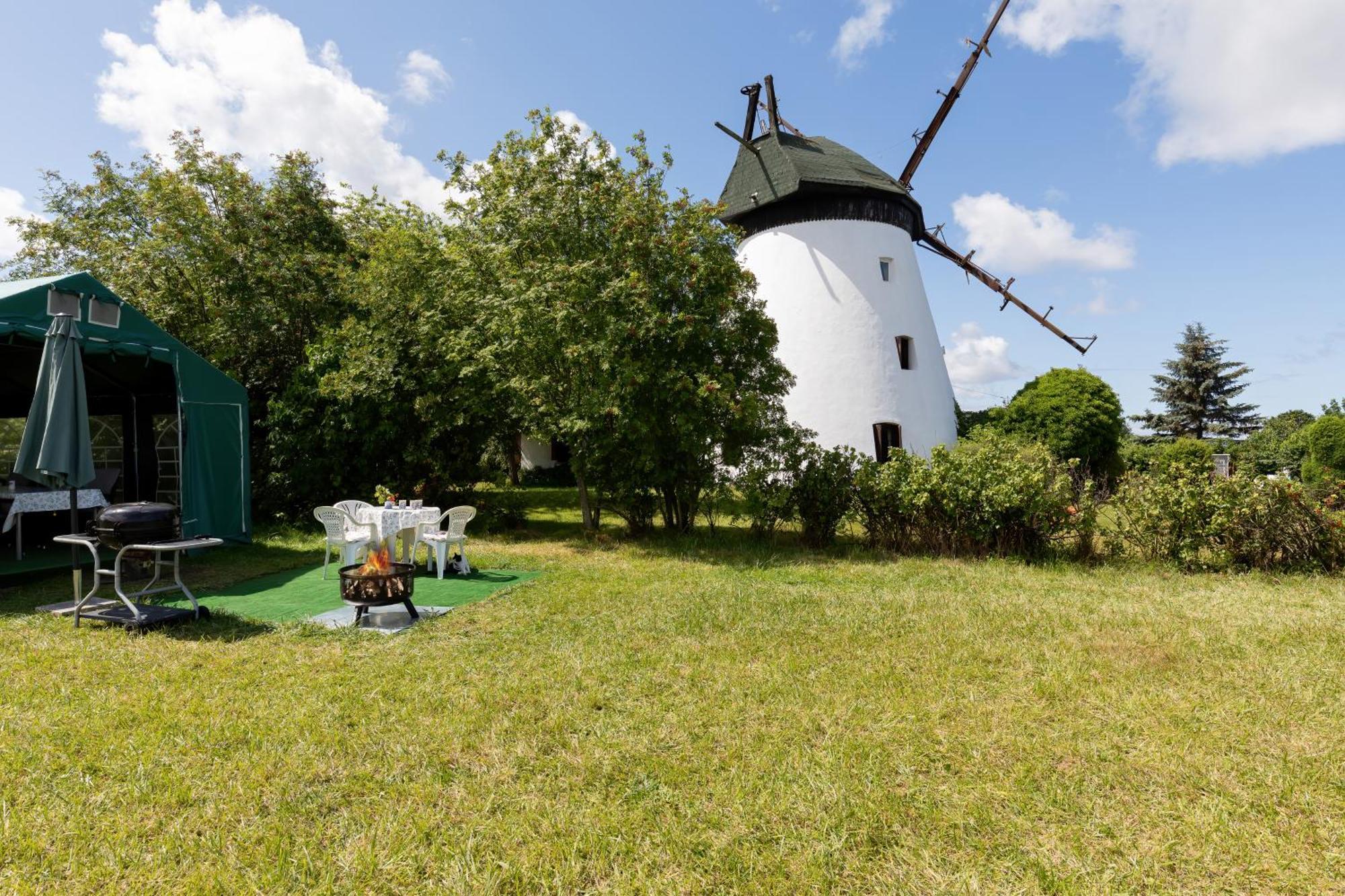 Windmill Vacation Home In Ledzin Near Baltic Sea Niechorze Ruang foto
